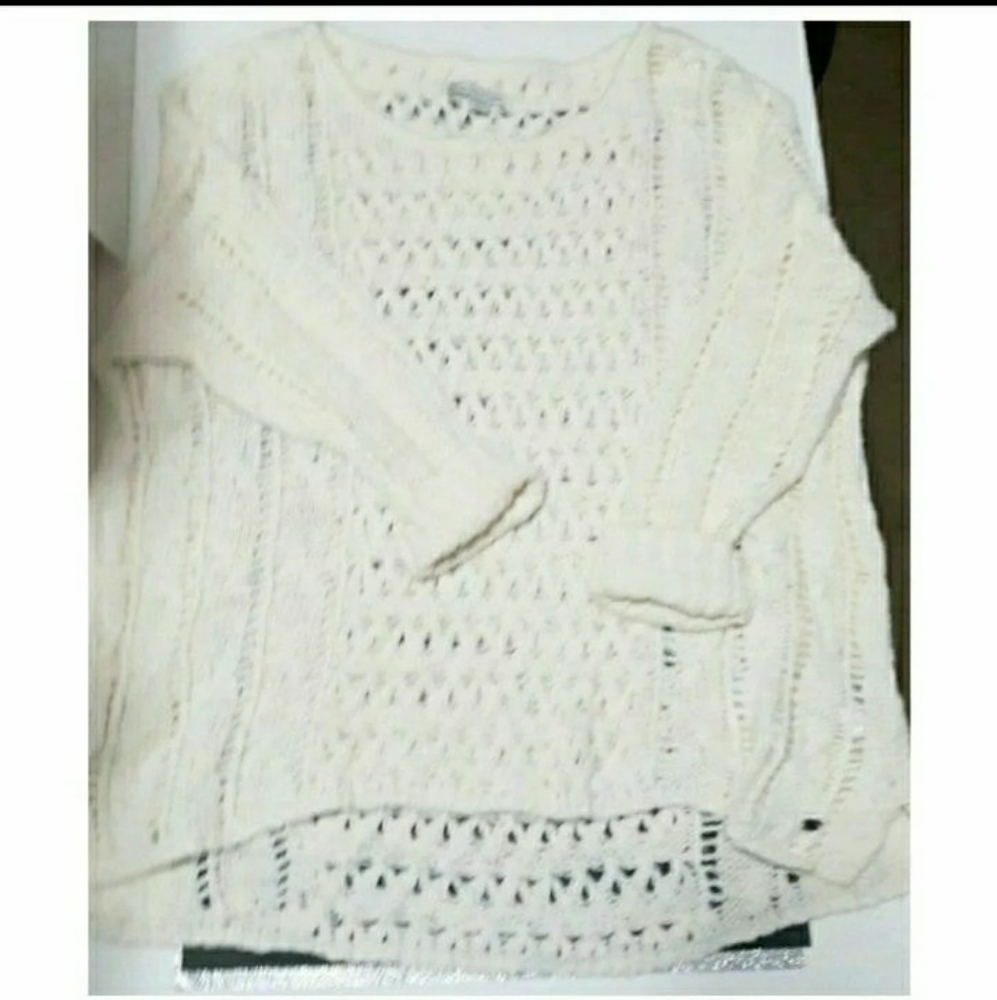 Womens ivory colored A & E cable knit sz med sweater